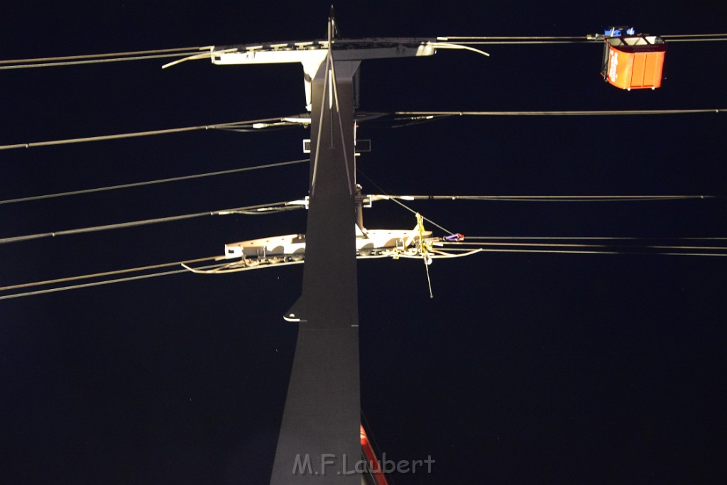 Koelner Seilbahn Gondel blieb haengen Koeln Linksrheinisch P992.JPG - Miklos Laubert